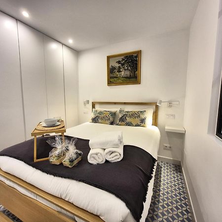 Apartamentos Plaza De Espana Madrid Bagian luar foto
