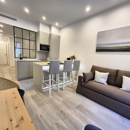 Apartamentos Plaza De Espana Madrid Bagian luar foto