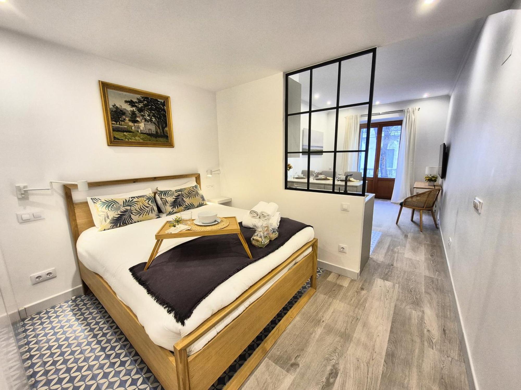 Apartamentos Plaza De Espana Madrid Bagian luar foto