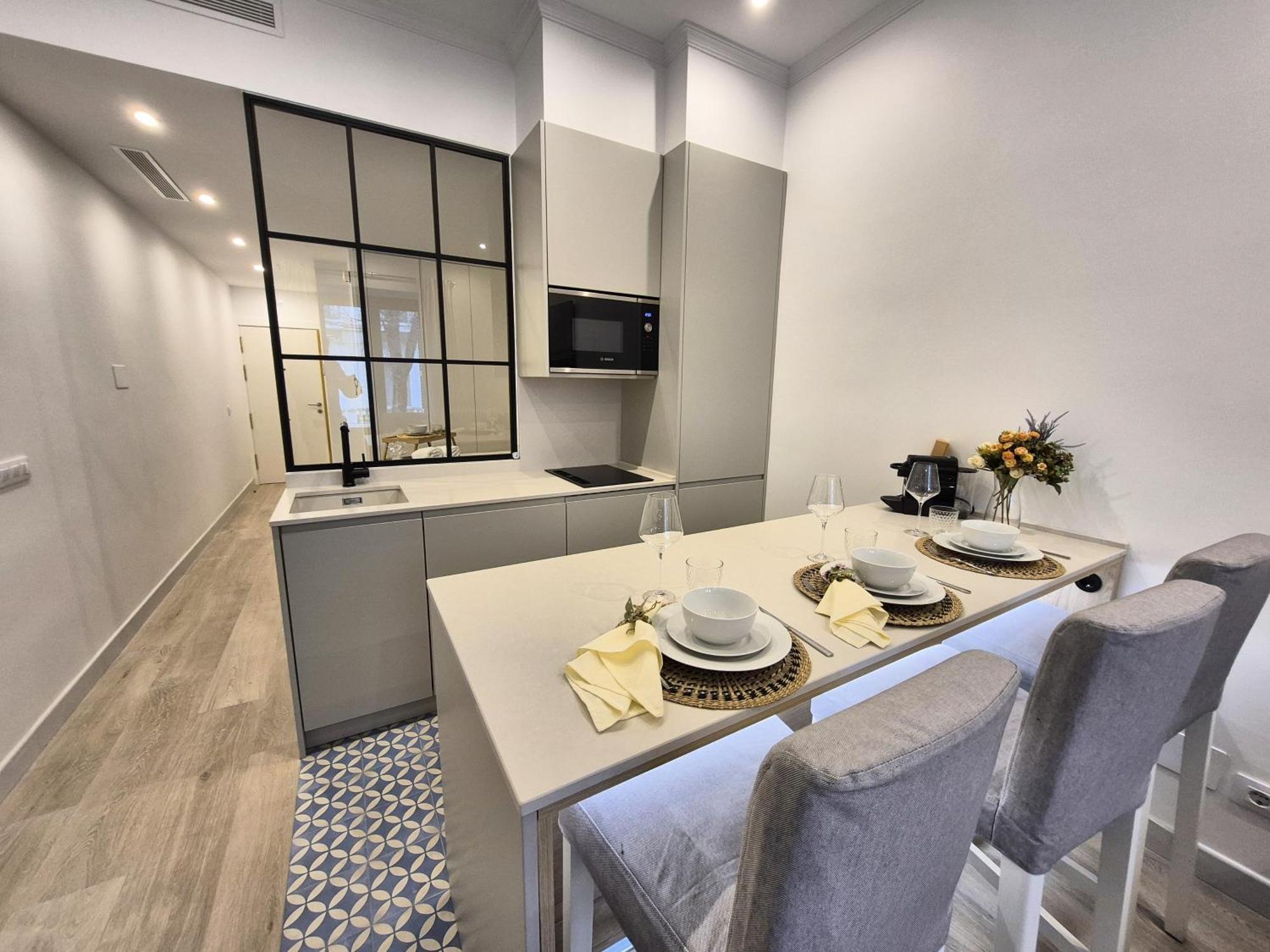 Apartamentos Plaza De Espana Madrid Bagian luar foto