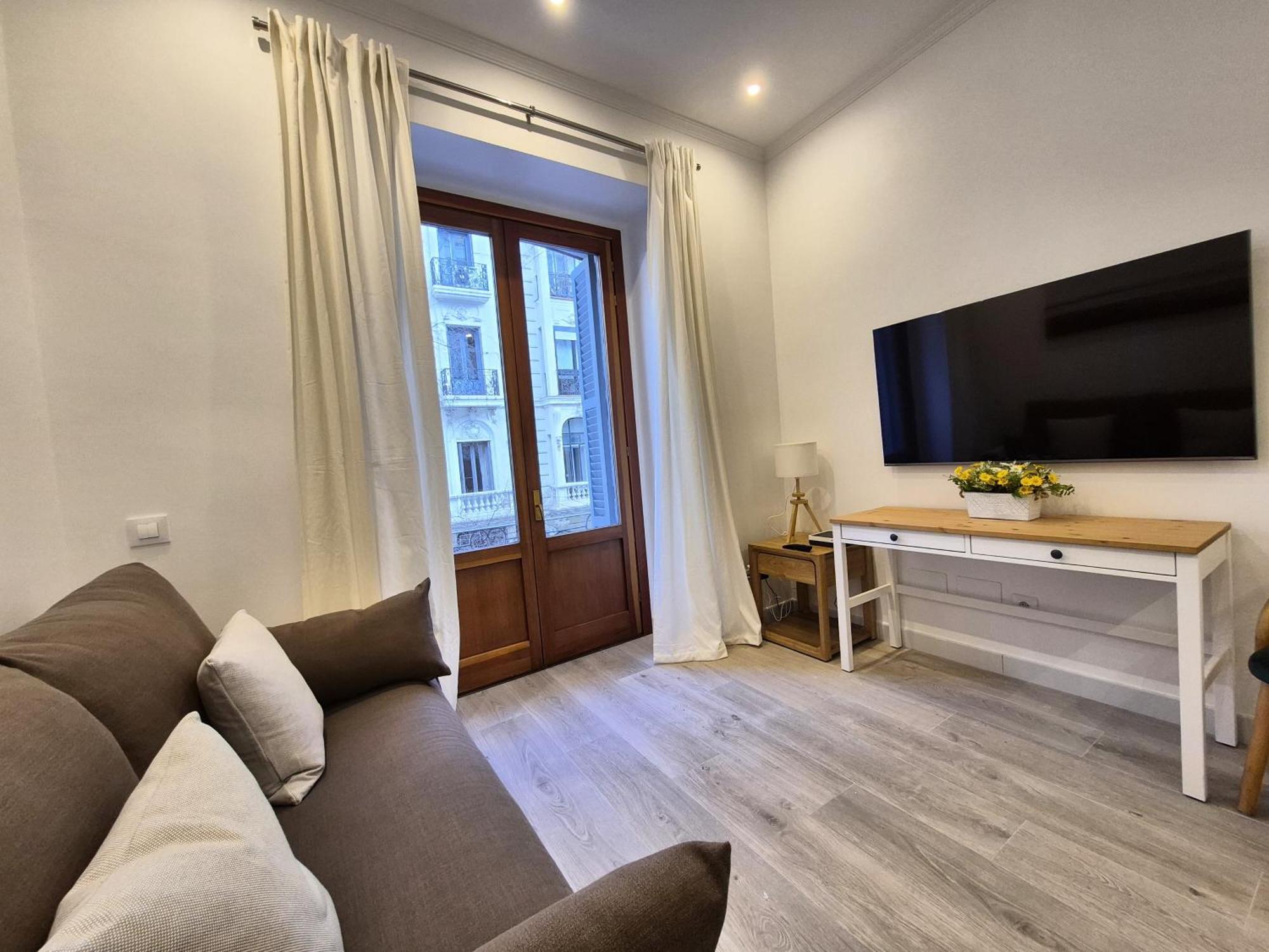 Apartamentos Plaza De Espana Madrid Bagian luar foto
