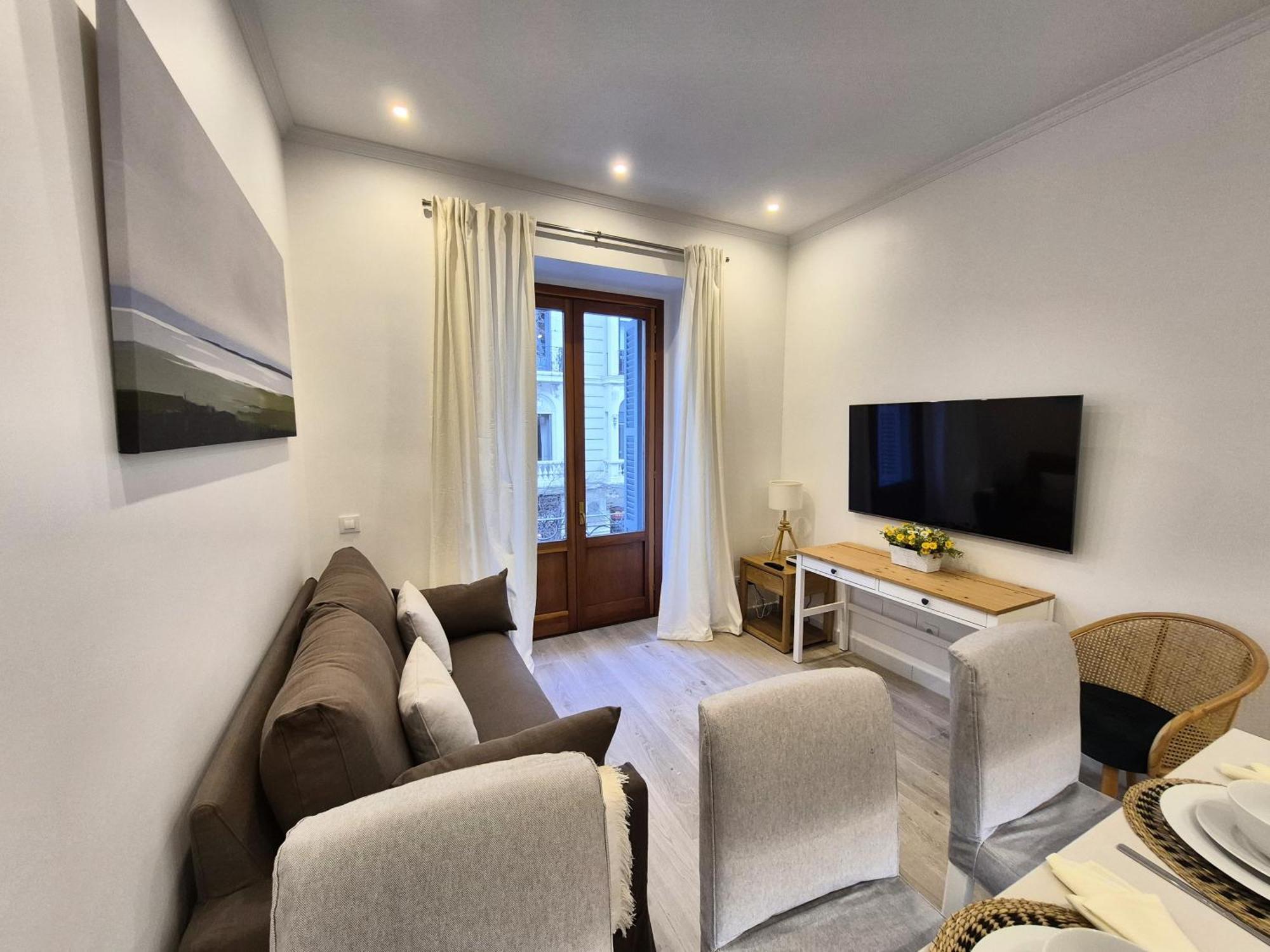 Apartamentos Plaza De Espana Madrid Bagian luar foto