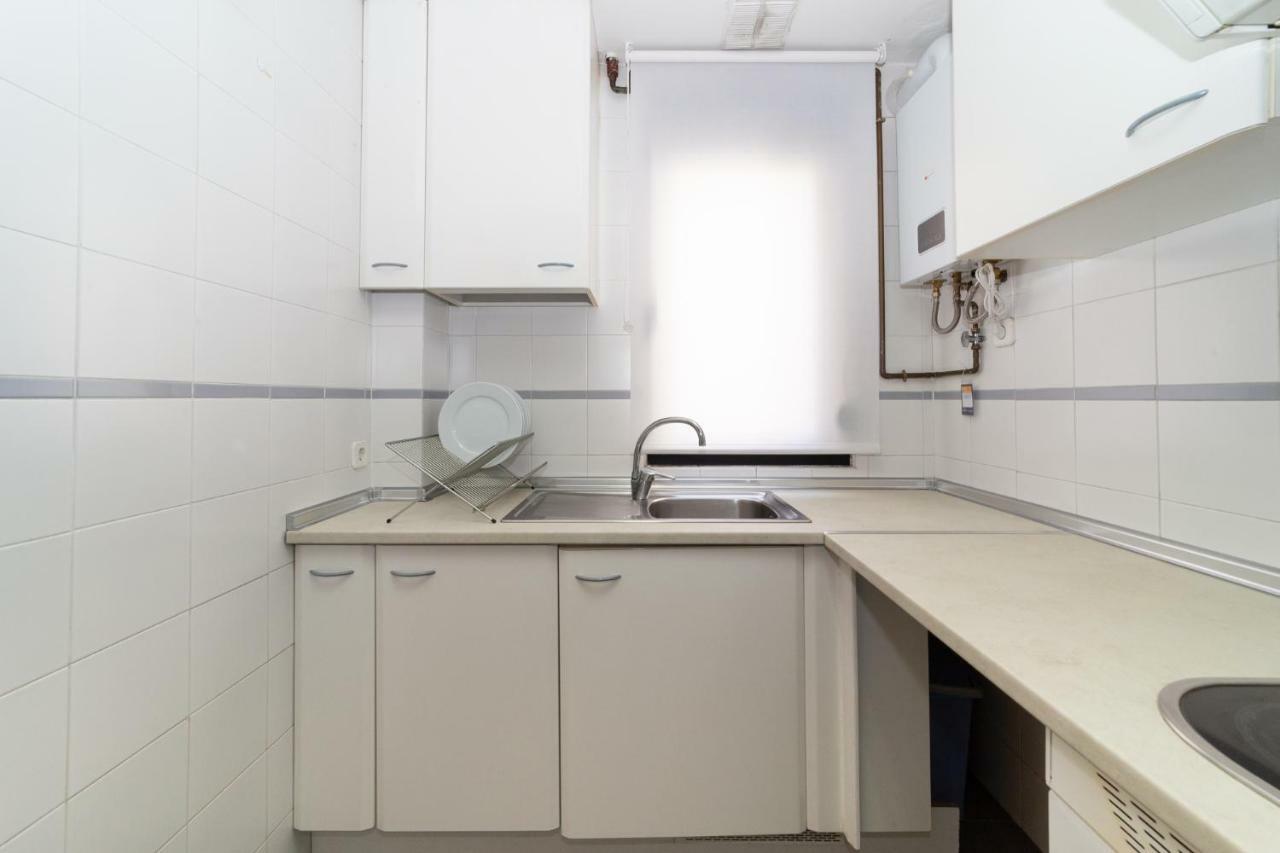 Apartamentos Plaza De Espana Madrid Bagian luar foto