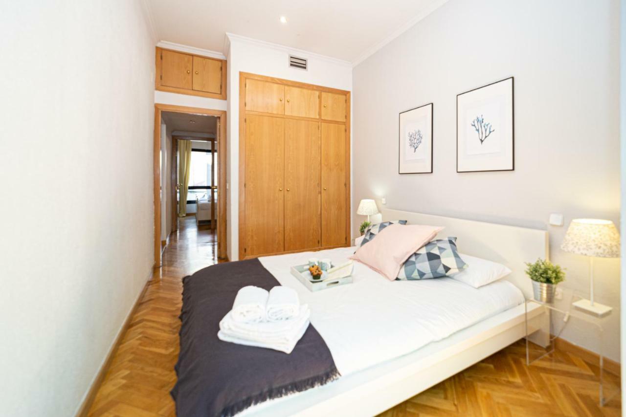 Apartamentos Plaza De Espana Madrid Bagian luar foto