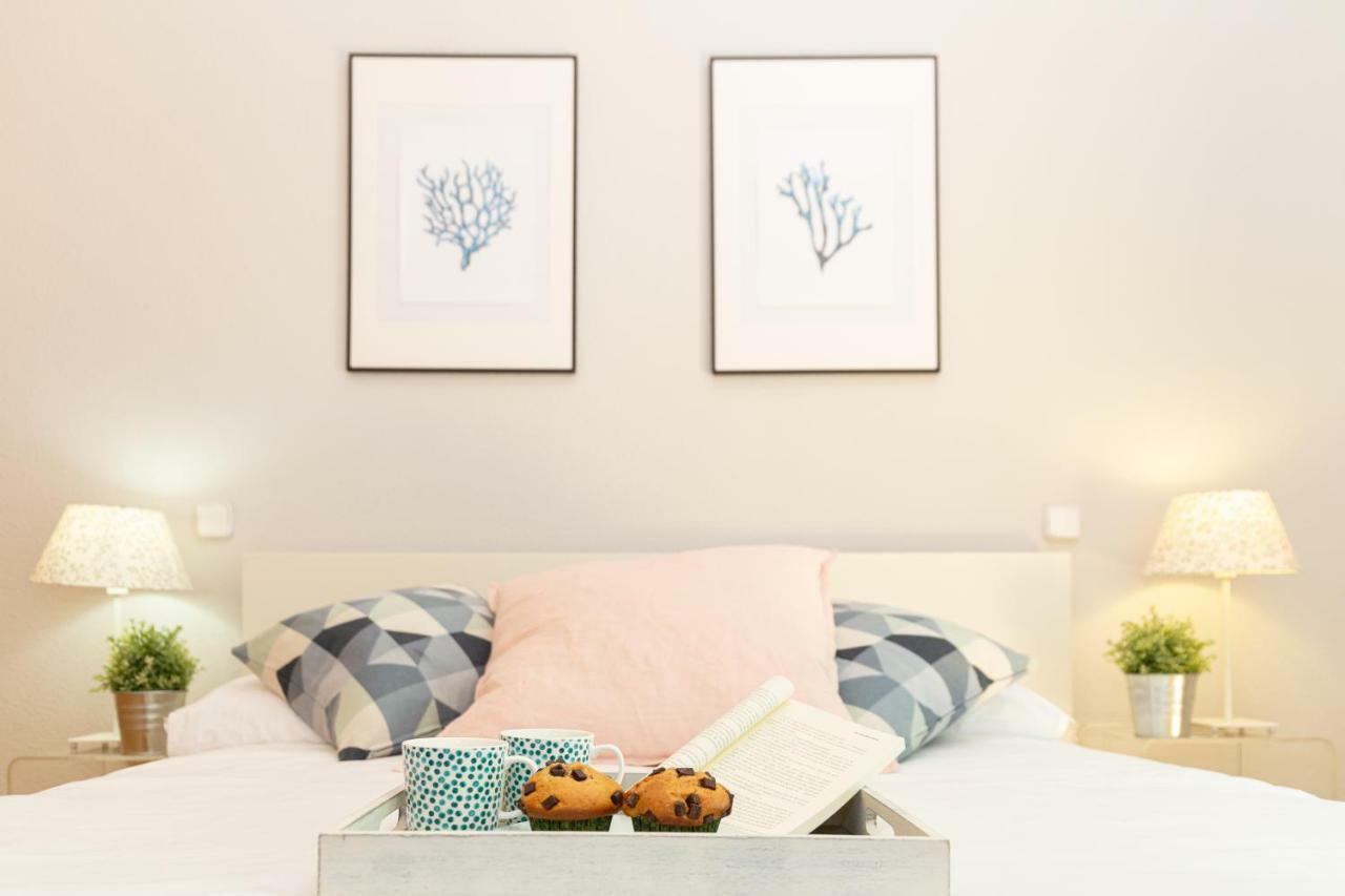 Apartamentos Plaza De Espana Madrid Bagian luar foto